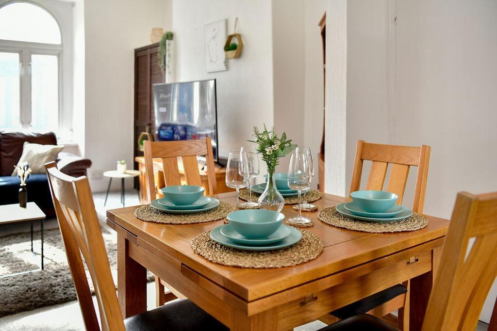 Spacious 2 Bedroom Apartment In The Heart Mumbles Eksteriør bilde